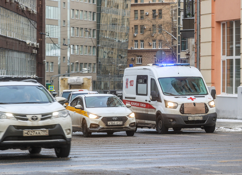 Изображение В Госдуму внесли законопроект, ужесточающий наказание за непропуск скорой