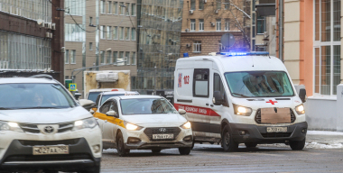 В Госдуму внесли законопроект, ужесточающий наказание за непропуск скорой