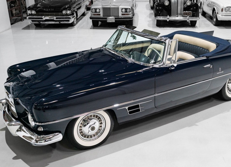 Изображение Редкий кабриолет Dual-Ghia 1957 года из гаража Синатры выставили на продажу