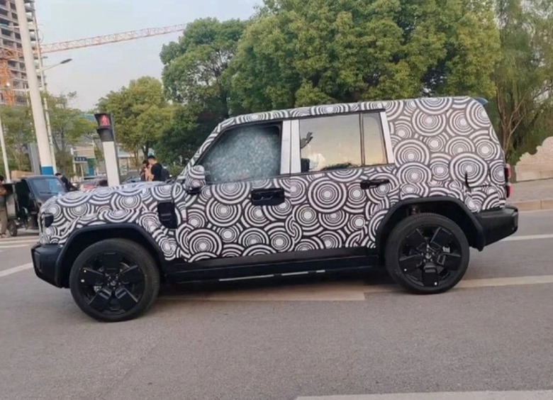 Изображение Еще один китайский «Гелик»: Chery анонсировала гибридный внедорожник iCar