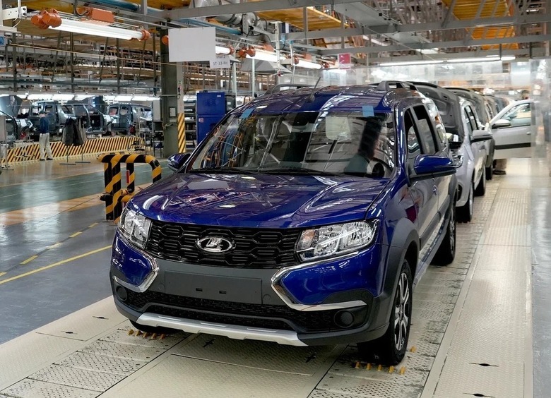 Изображение Ижевский завод АВТОВАЗа выпустил 50-тысячный LADA Largus