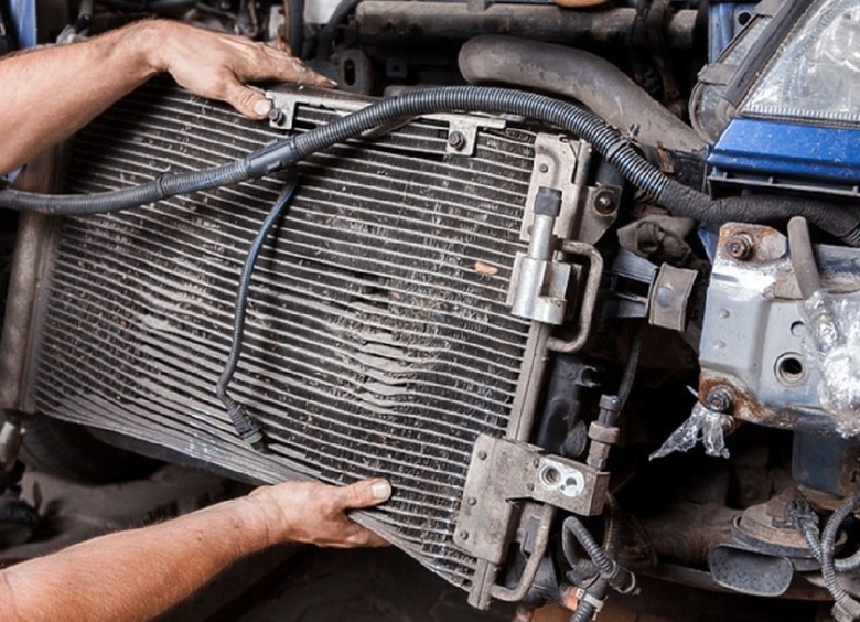 Изображение Как не повредить радиатор машины при его чистке от грязи своими руками