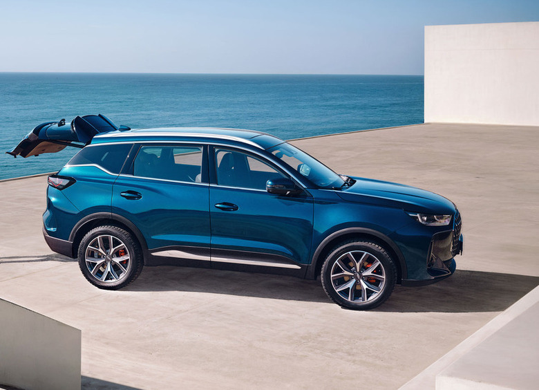 Изображение Полноприводные Chery Tiggo 7L начали поступать к российским дилерам