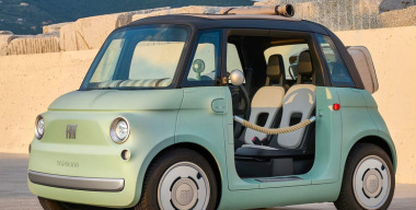В России начали принимать заказы на компактный электрокар FIAT Topolino