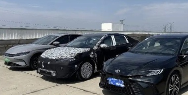 На дорогах Китая заметили новый гибридный седан Geely Galaxy