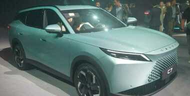 В России стартовали официальные продажи кроссовера Omoda C7: будет не дешево