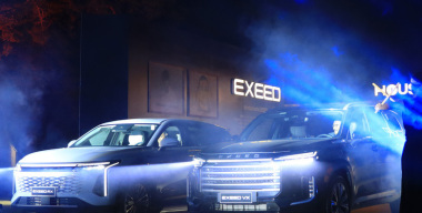 Апрельские продажи новых премиальных машин в России просели на 35%