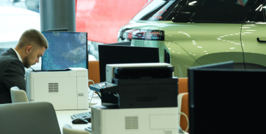 Средняя цена новой машины в России снижается второй месяц подряд