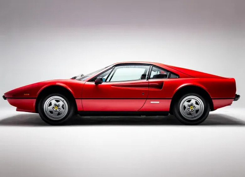 Изображение Ferrari 308 GTB Quattrovalvole с минимальным пробегом выставили на аукцион
