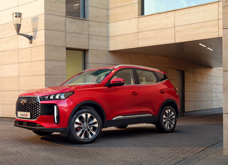 В России запустили продажи кроссовера Chery Tiggo 4 c «механикой»