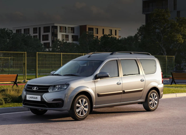Изображение LADA Largus спустя полгода вернулся в пятерку лидеров российского авторынка