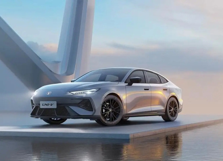Изображение Changan опубликовал официальные фото лифтбэка Uni-V третьего поколения
