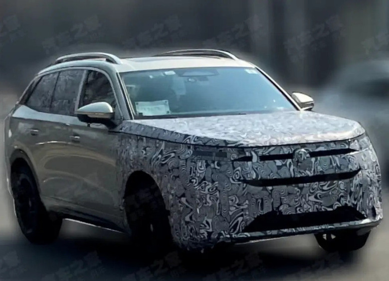 Изображение В Сети появились фото обновленного Volkswagen Tavendor