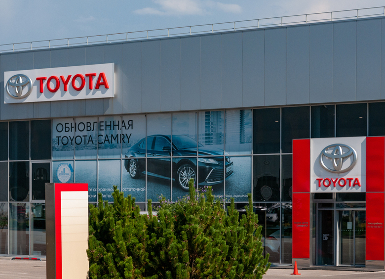 Изображение Денис Мантуров опроверг слухи о возвращении в Россию Toyota и Hyundai