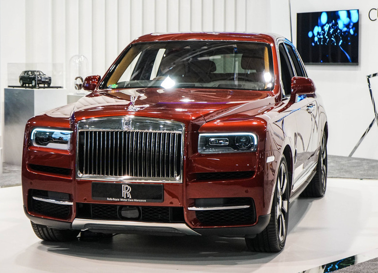 Изображение Роскошные автомобили стали покупать вдвое чаще