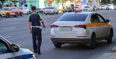 В Москве выявили несколько десятков таксистов, работавших без аттестации