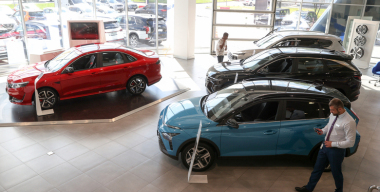 Российскому рынку автомобилей с пробегом предсказали падение
