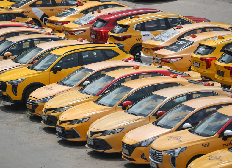 Изображение Таксопарки активно скупают иномарки перед ужесточением требований
