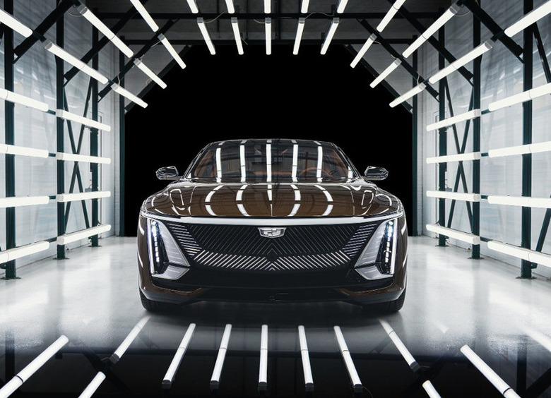 Первый ультралюксовый лифтбэк Cadillac Celestiq передали покупателю