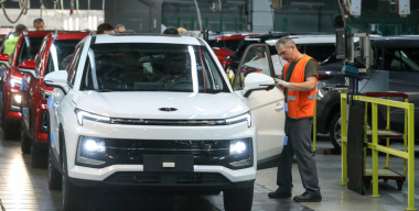 Выпуск легковых автомобилей в России за май просел на 18,5%