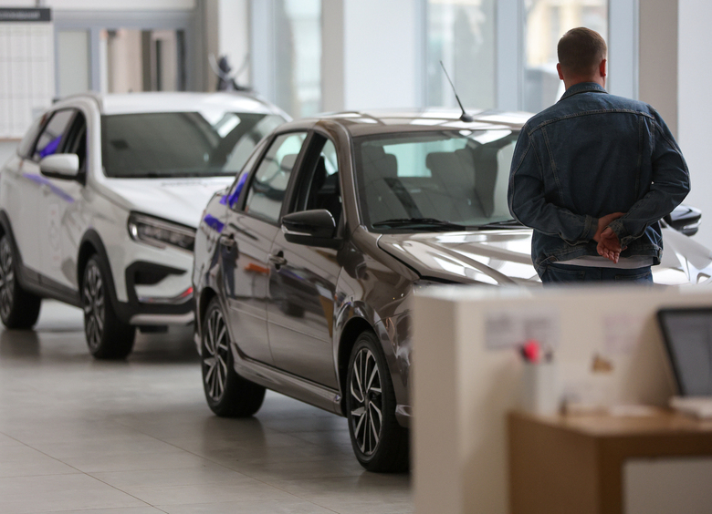 Изображение В России подорожают все автомобили LADA ярких цветов