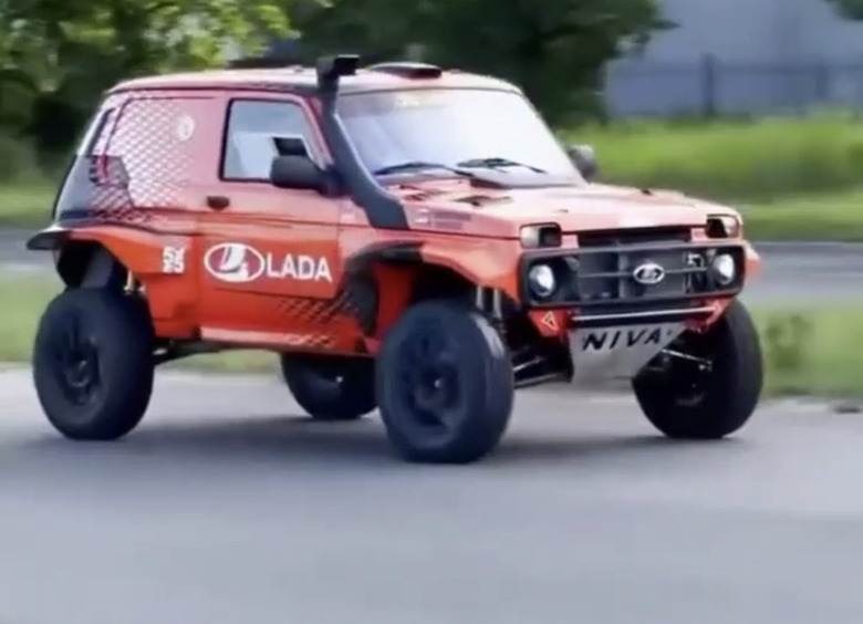 Изображение LADA Niva Sport Turbo «засветилась» во время дорожных испытаний