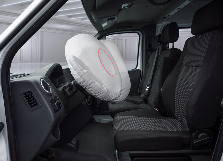 Изображение В России начали комплектовать подушками безопасности «Газели» и «Соболи»