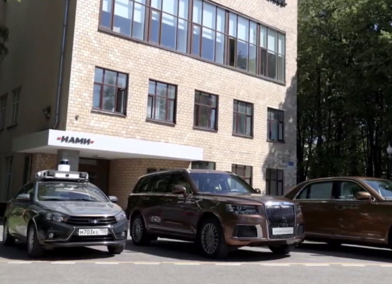 Изображение LADA Vesta и Aurus Komendant превратились в беспилотники