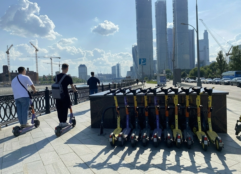 Изображение В Москве не будут запрещать электросамокатам ездить по тротуарам