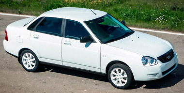 Объявление о продаже 10-летней «Приоры» признали самым популярным в июне