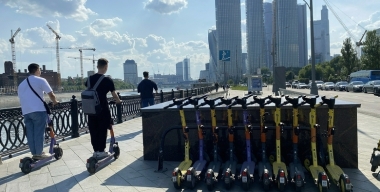 В Москве не будут запрещать электросамокатам ездить по тротуарам