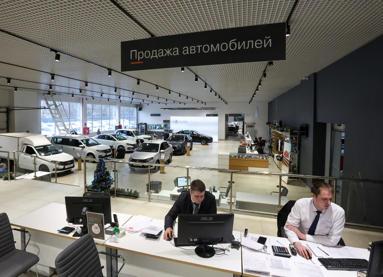 Изображение «Спасайте дилеров»: за кризис автобизнеса будут расплачиваться простые россияне