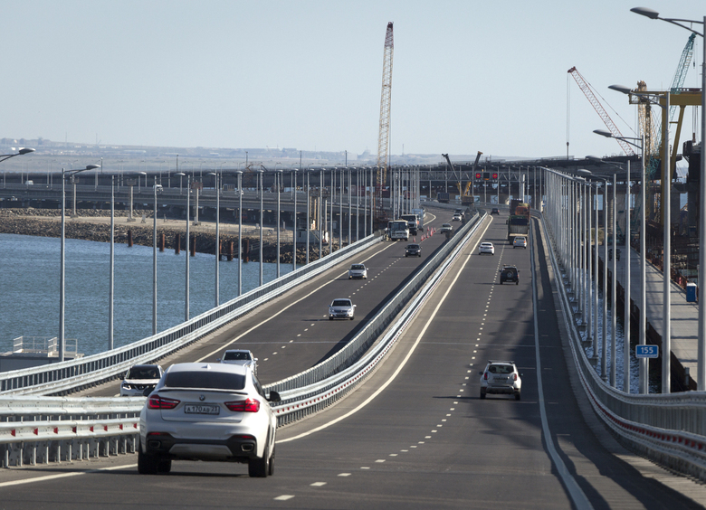 Изображение Очередь на Крымский мост растянулась на две тысячи машин