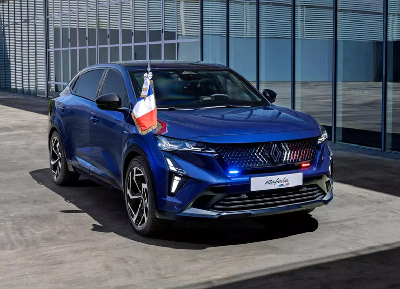 Изображение Renault представила бронированный кроссовер Rafale для президента