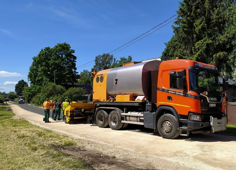 Изображение Более 3000 км подъездов к селам и малым городам обновят в России в 2025 году