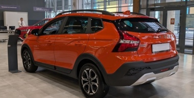 В АВТОВАЗе объяснили, почему в LADA Iskra есть детали с логотипом Renault