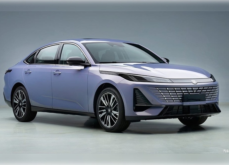 Изображение Названа дата начала продаж обновленного седана Changan Lamore