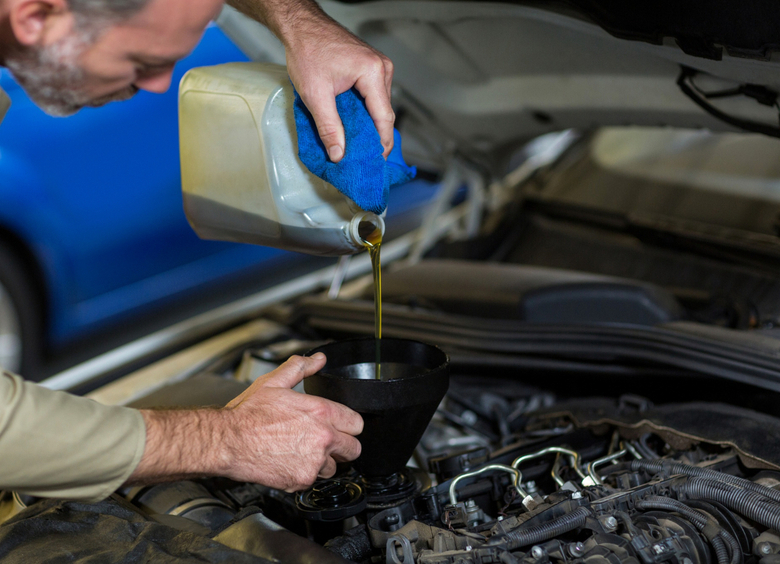 Изображение Автоэксперт Сокуев объяснил, как на самом деле работают масла для старых моторов