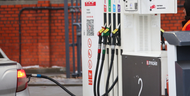 Средний чек за заправку топливом в России вырос на 9%