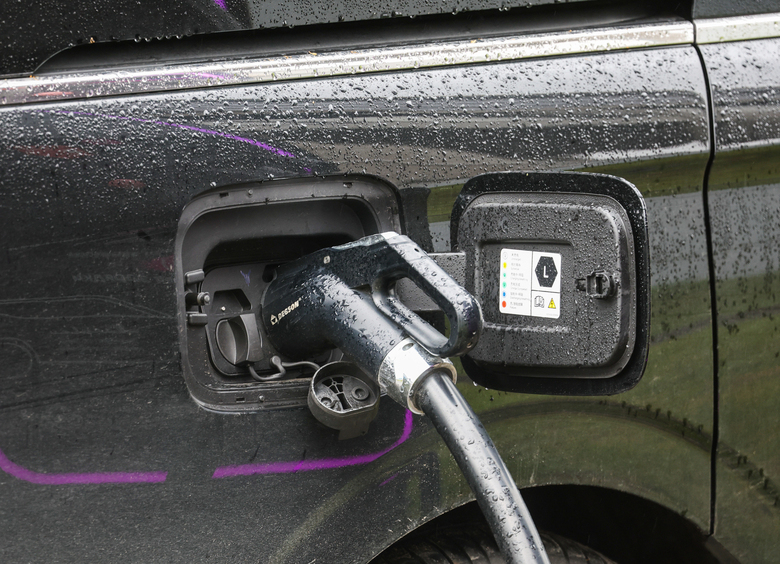 Изображение Эксперт объяснил, почему возгораются электрокары и что делать в таких ситуациях