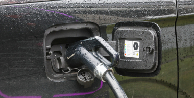 Эксперт объяснил, почему возгораются электрокары и что делать в таких ситуациях