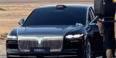 Новый флагманский Voyah Passion L выследили в Китае