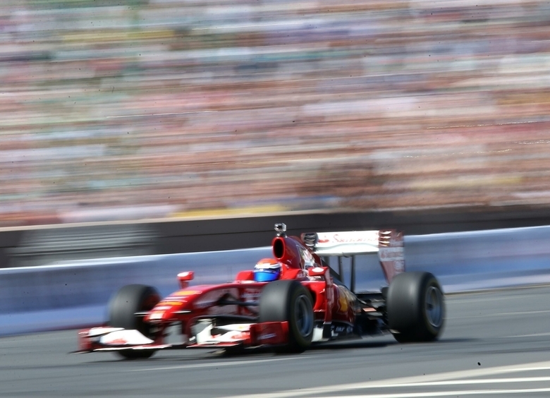 Изображение Гонщик погиб на автофестивале, пытаясь установить рекорд скорости