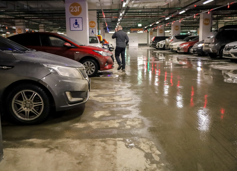 Изображение Автовладелица отсудила почти 300 тысяч за повреждения авто из-за ложного пожара