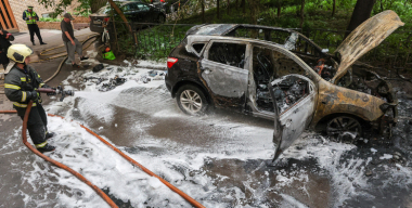 Женщину, которая подожгла свою знакомую в машине, задержали в Санкт-Петербурге