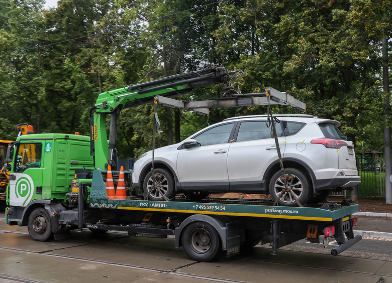 Изображение Названы автомобили, которые чаще всего эвакуируют в Москве повторно