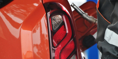 Сотрудника АЗС в Москве задержали за поцелуй с четырехлетней девочкой