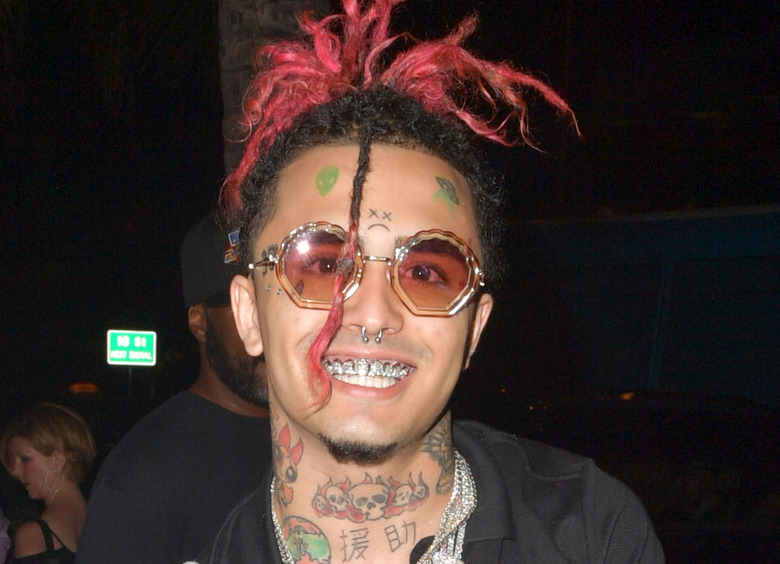 Изображение Рэпер Лил Памп едва не погиб в ДТП, перевернувшись на мокрой дороге