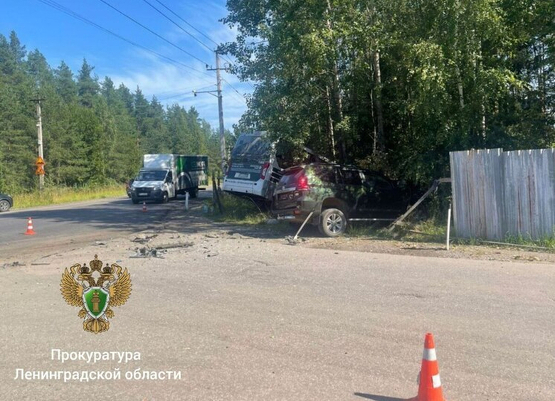 Изображение Трое человек пострадали в ДТП с рейсовым автобусом в Ленобласти