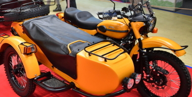 Путин подарил жителю Аляски новый мотоцикл «Урал» взамен старого